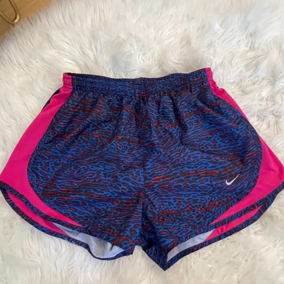 NWOT Nike Women's Tempo Dri-Fit Running Shorts, Size‎ Small - Picture 1 of 4